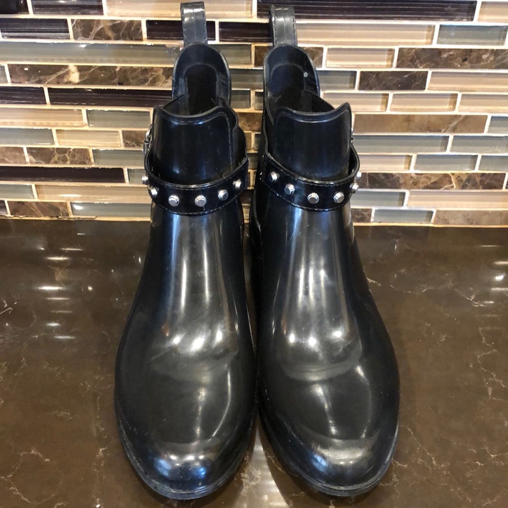Halogen studded rubber rain booties boots women’s size 6 - Picture 4 of 8
